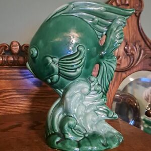 Hickman 521 Green Fish Vase